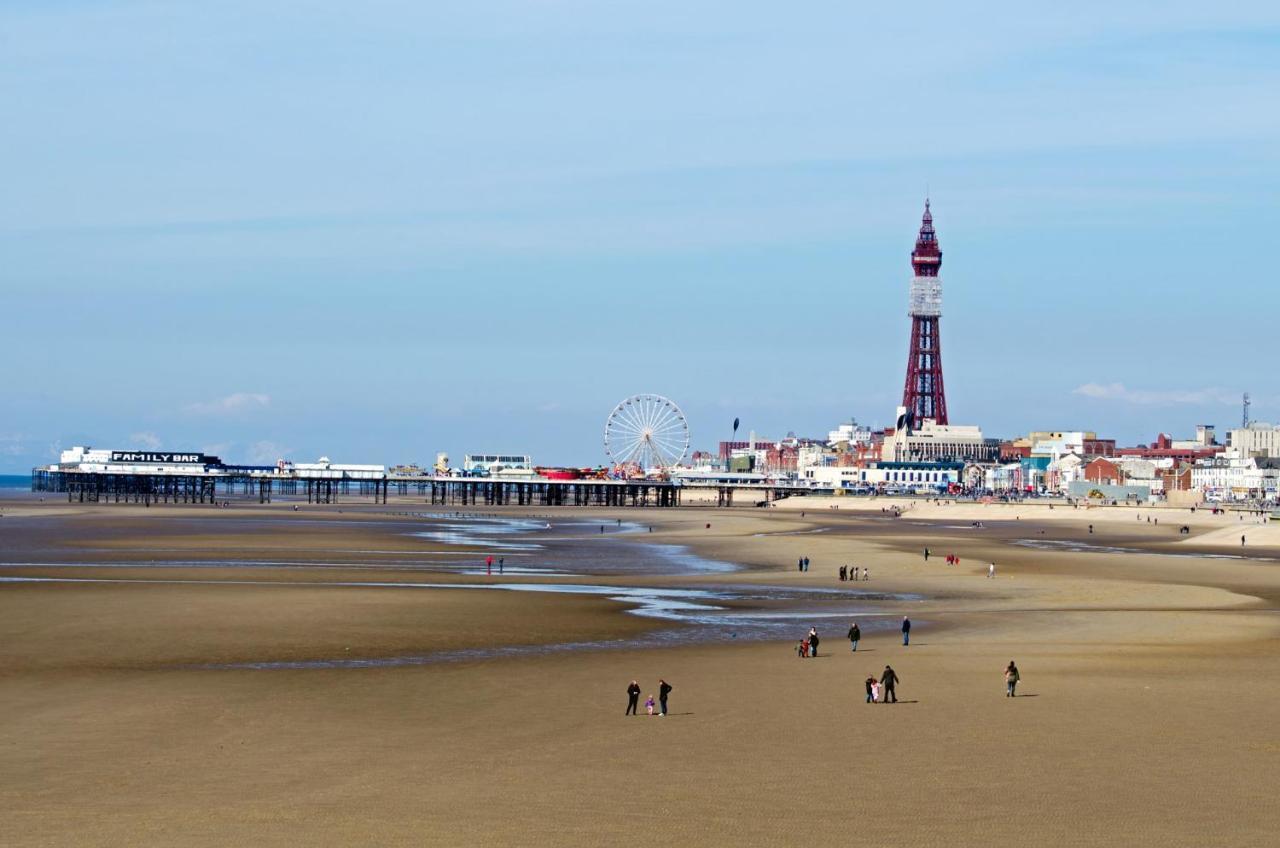 Simpson Beach View Apartments By Blackpool Service Apartments Eksteriør billede
